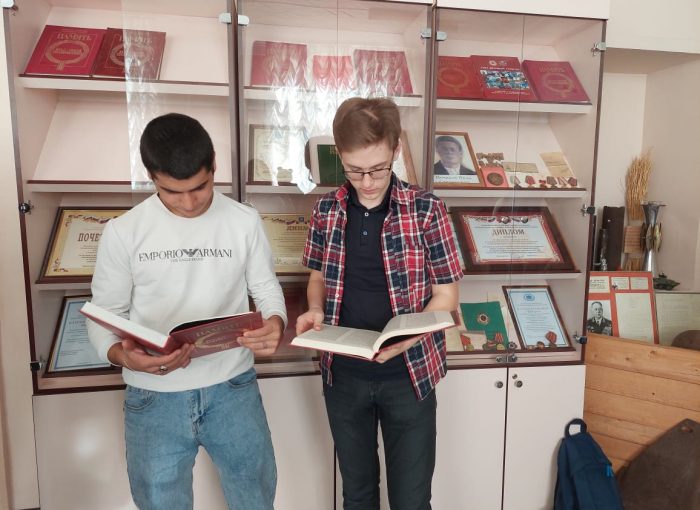 В Астраханском колледже строительства и экономики АГАСУ почтили память Неизвестного Солдата
